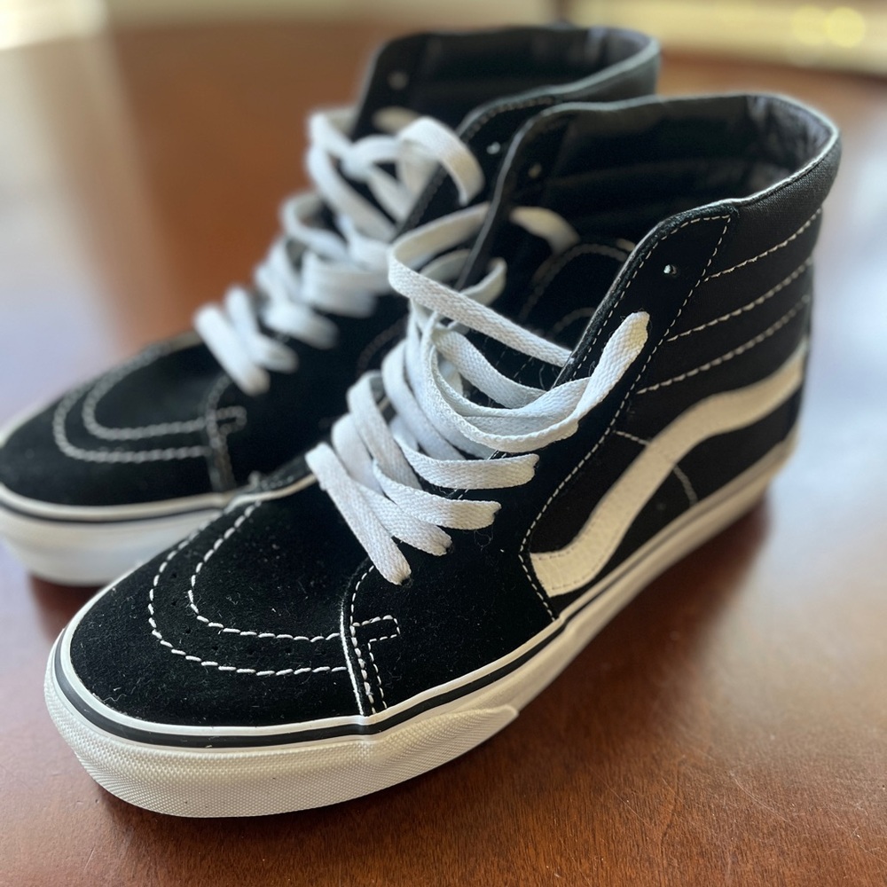 SK8-HI Vans High-Top Sneakers - Black and White